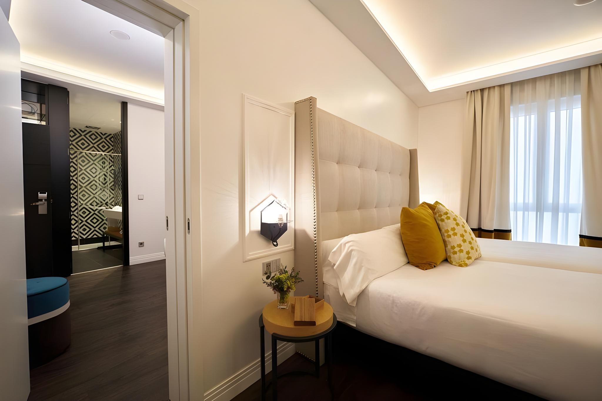 Interior, 2 Bedrooms, Connecting, Superior