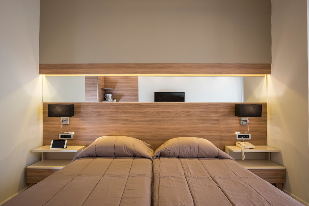 Atrion Resort Hotel 7/45