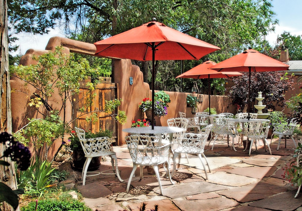 El Paradero Bed & Breakfast Inn 68/79