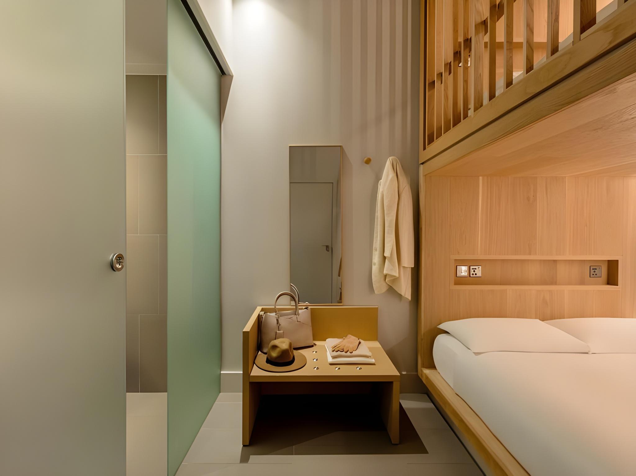 Room at Zedwell Piccadilly Circus, LONDON