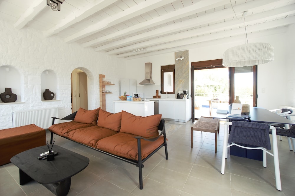 Villa Ikaros 25/50