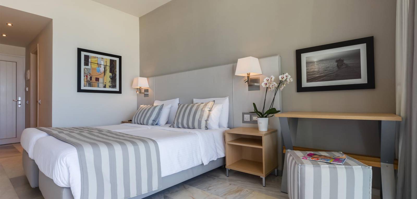 DOUBLE ROOM