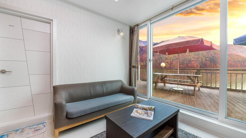 Gapyeong Rialto Pension 30/50