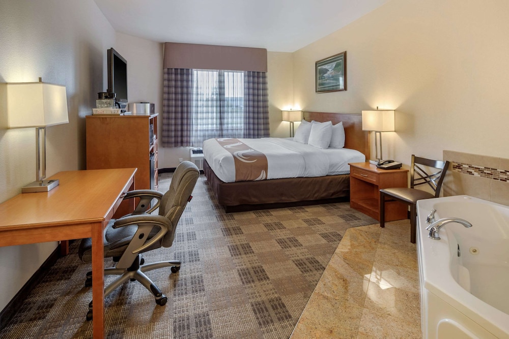 Quality Inn Kenai, AK 29/40