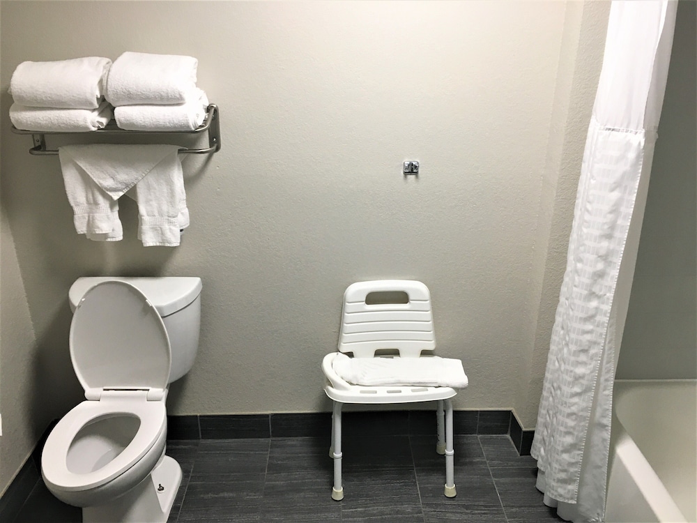 Comfort Suites Nashville Airport - BNA 30/52