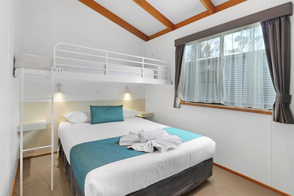 Villa, 1 Single and 2 Queen Beds