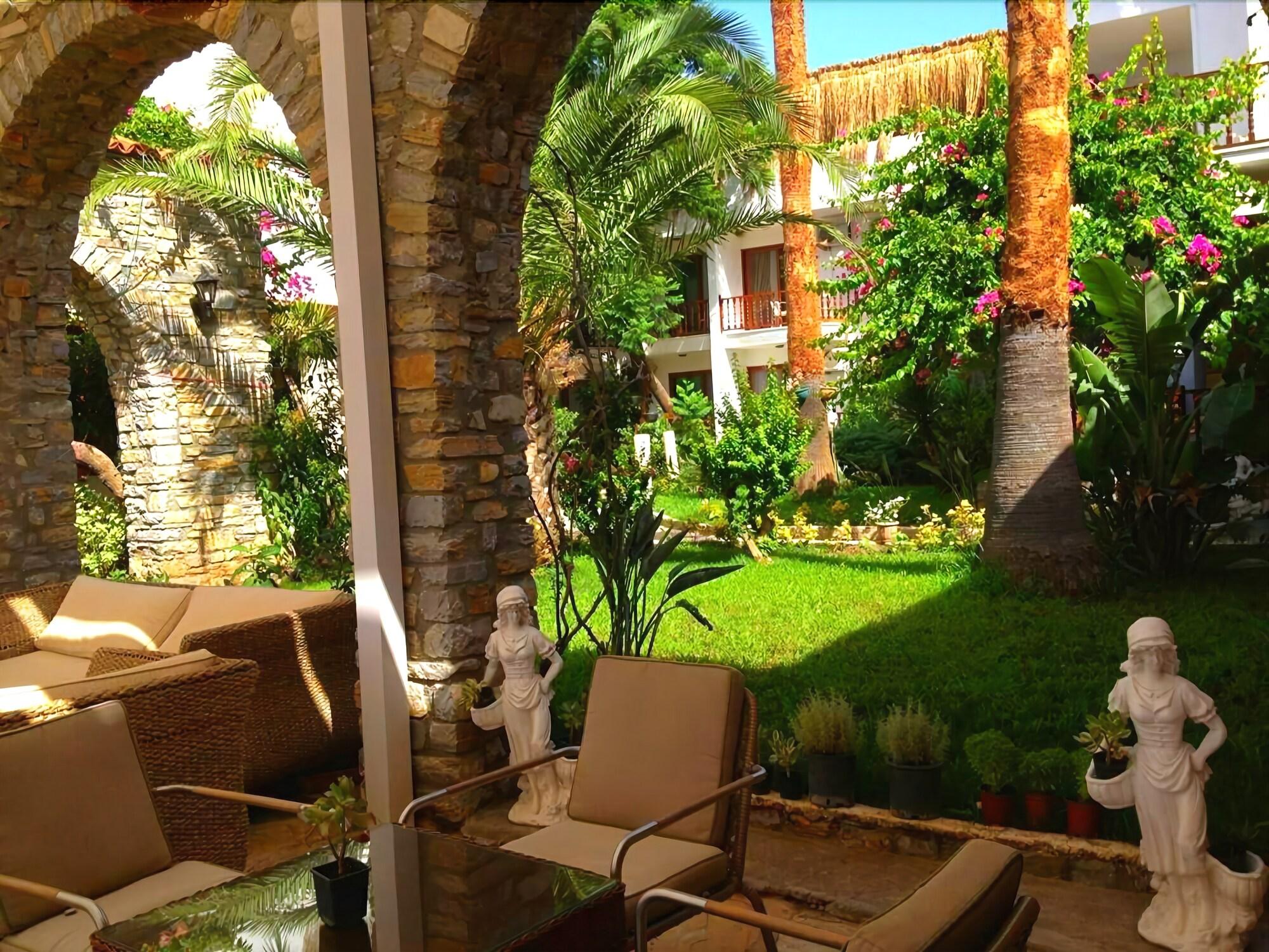 Ekincik Beach Hotel 17/20