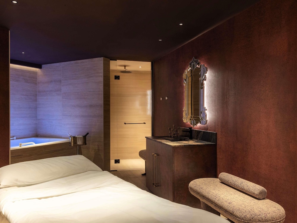 SLS Barcelona Hotel 32/60