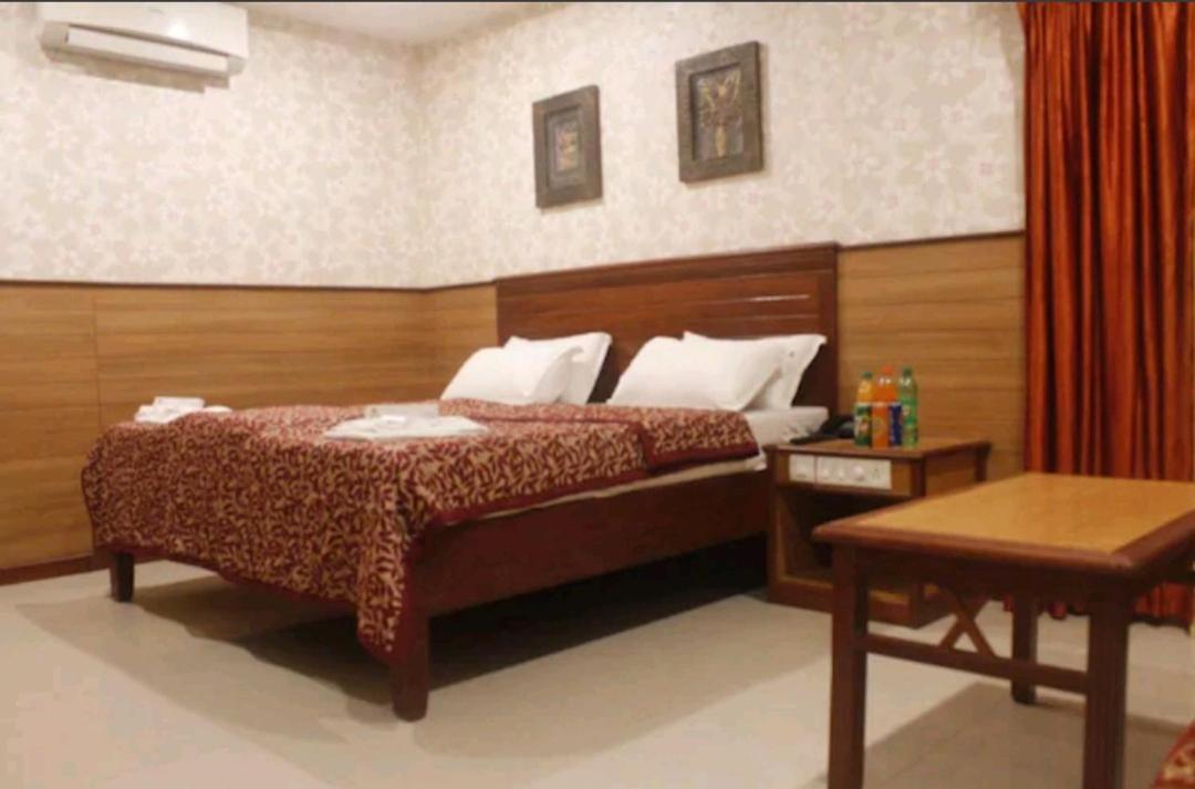 Hotel Chitra Park 11/17