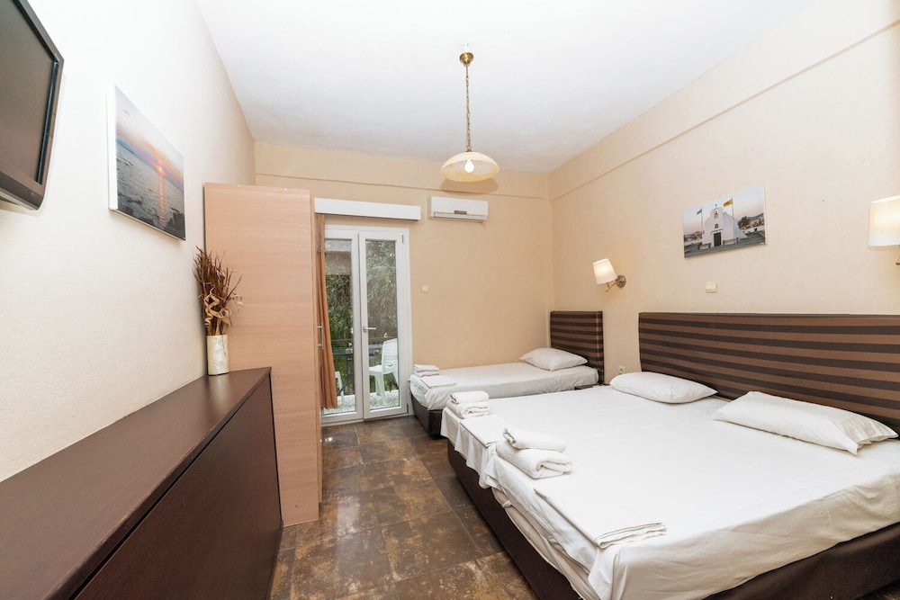 Ulrika Hotel 10/50