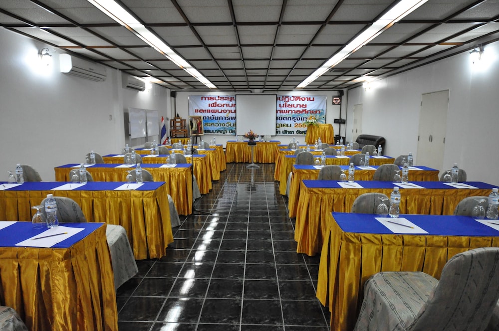 Basaya Beach Hotel And Resort 48/63