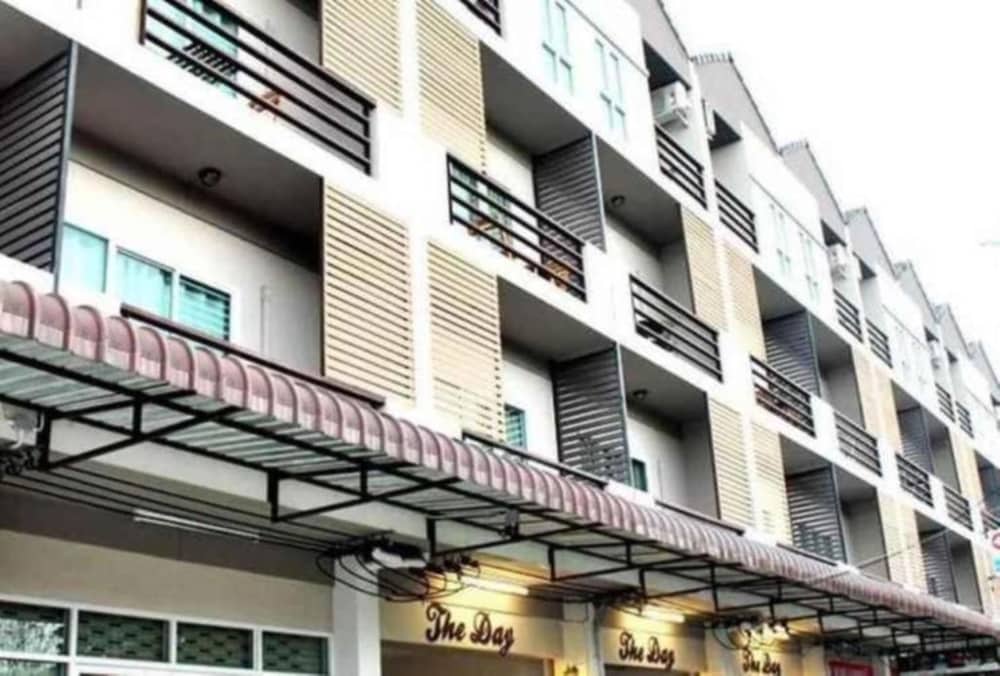 Be Rich Hotel 3/36
