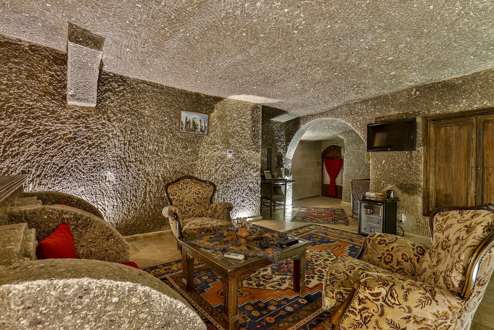 Hidden Cave 40/49