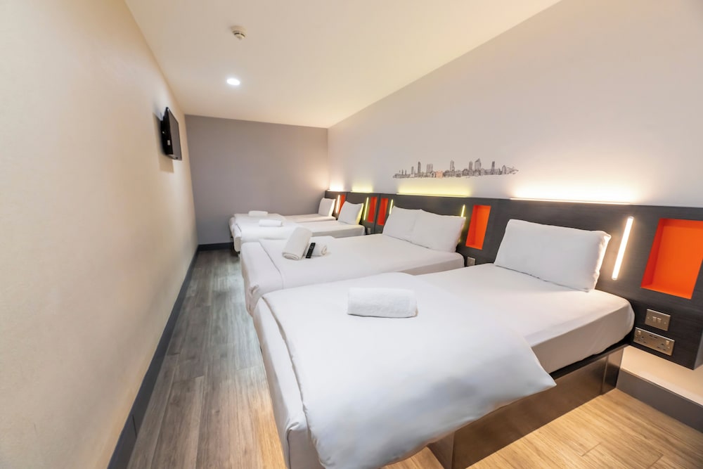 Family, Quintuple, 1 Double and 3 Single Beds, No Window