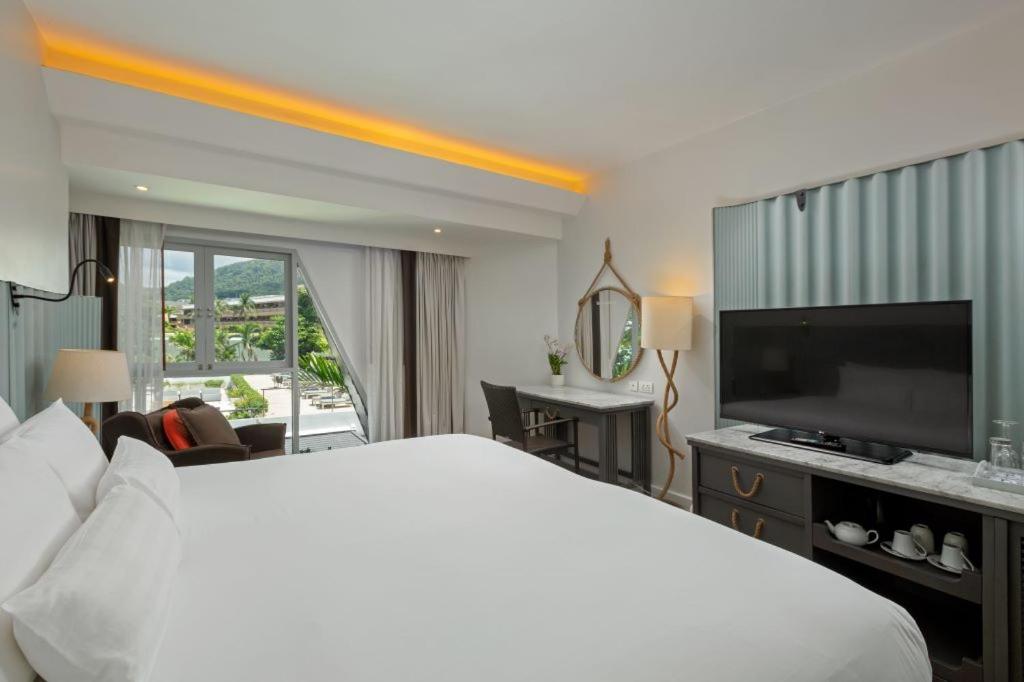 Deluxe, Double Bed