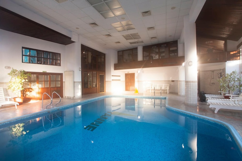 swimming pool spa