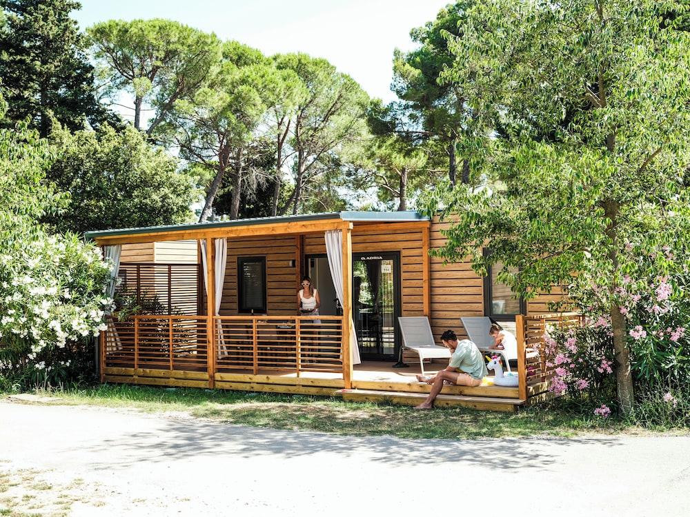 ZATON HOLIDAY RESORT MOBILE HOMES 2/78