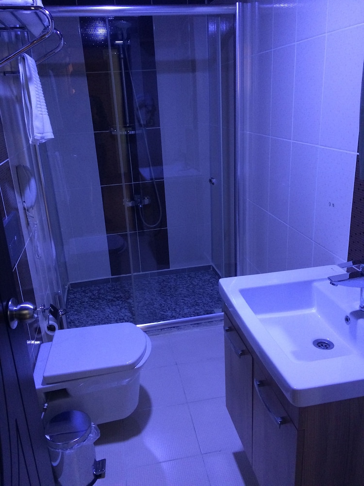Samos Hotel 29/33