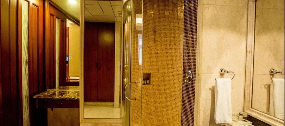 Hongfeng Hotel 49/50
