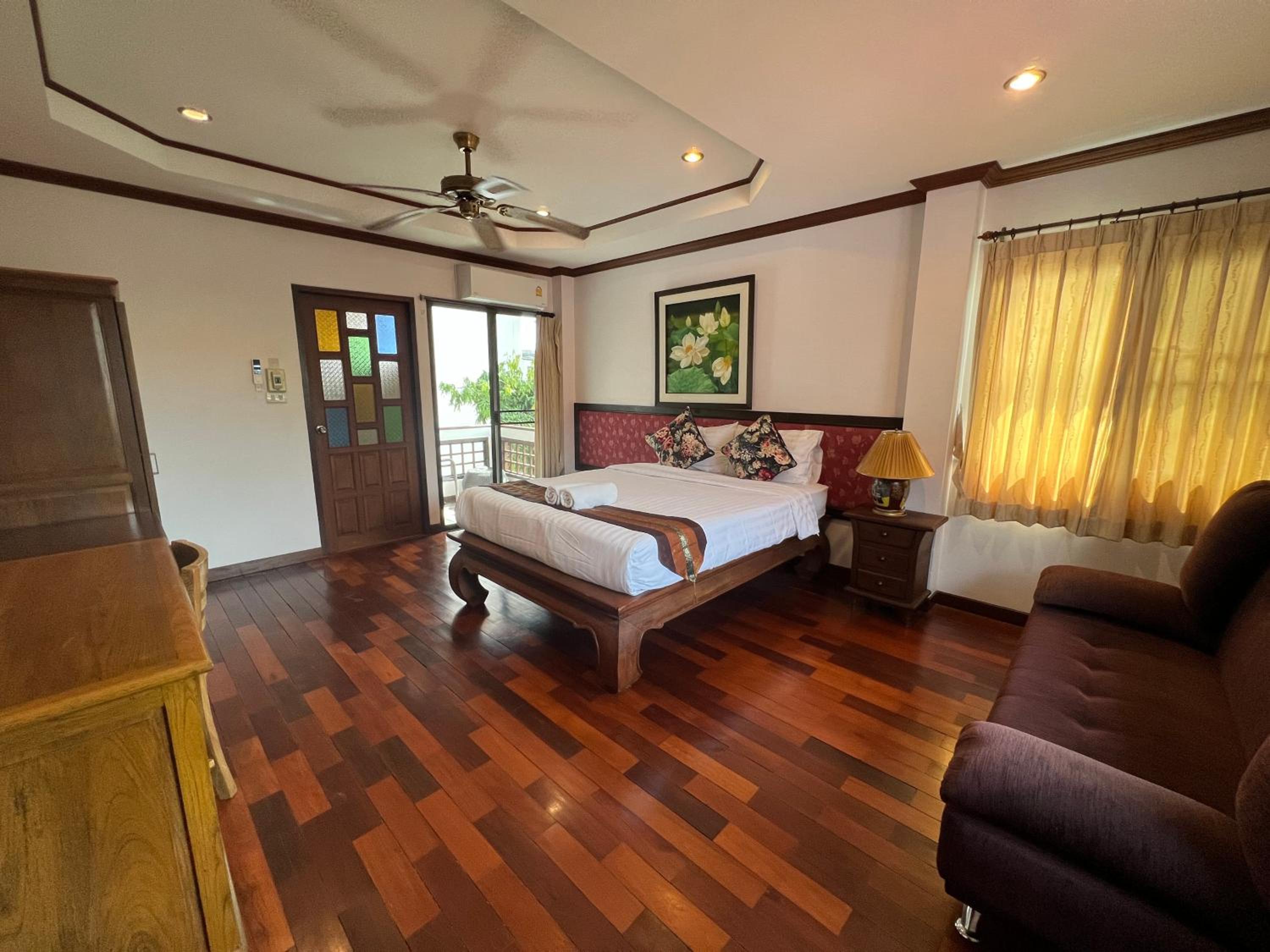 Super, Deluxe, Double Bed, Mountain View