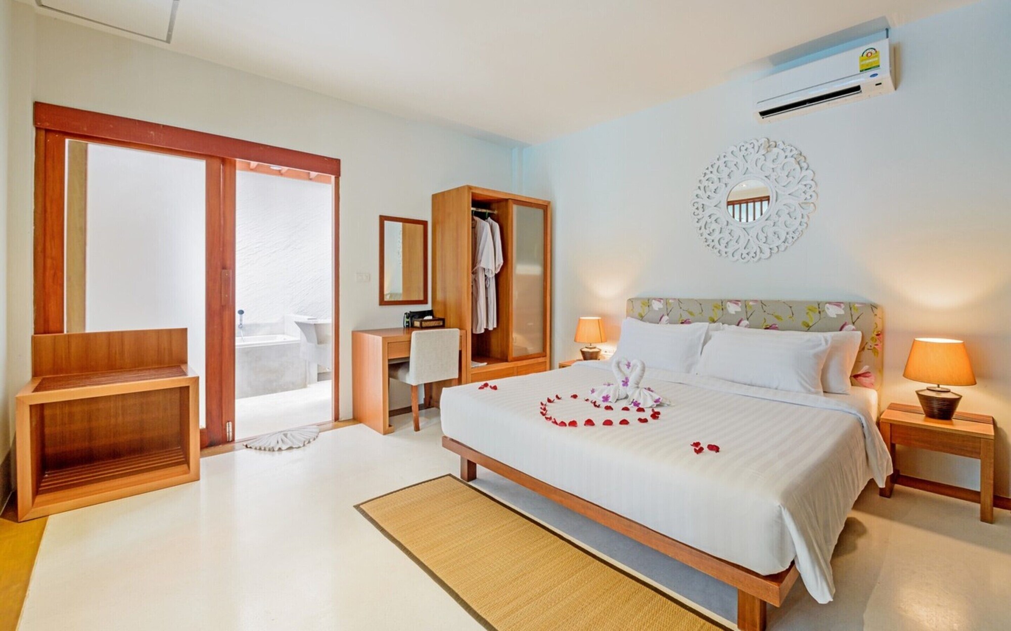 GRAND, POOL, SUITE, VILLA