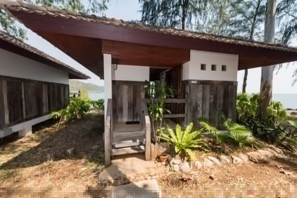 Rayong Resort Hotel 4/65