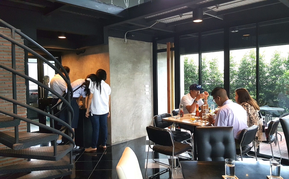 The Logbook Room And Cafe 15/25