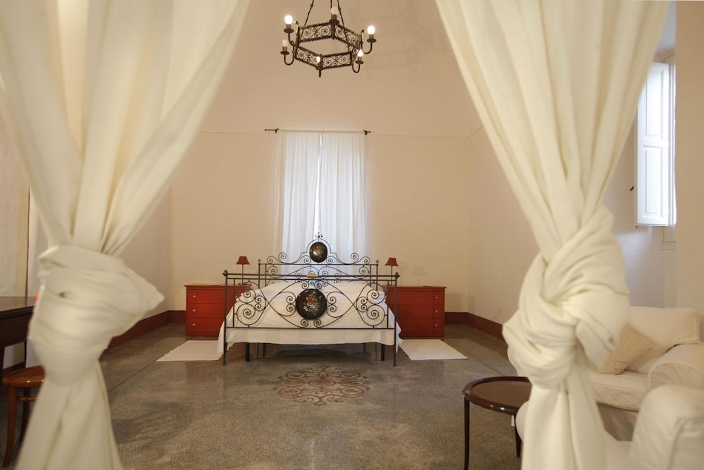 Palazzo Guglielmo Albergo Diffuso 56/79