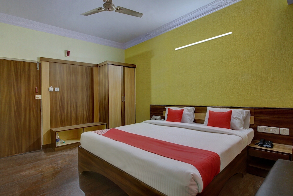 Oyo 24259 Hotel Blue Inn 27/35