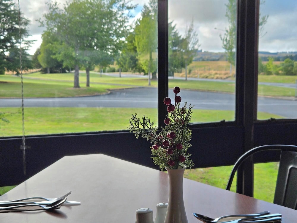Fiordland Hotel Motel 40/54