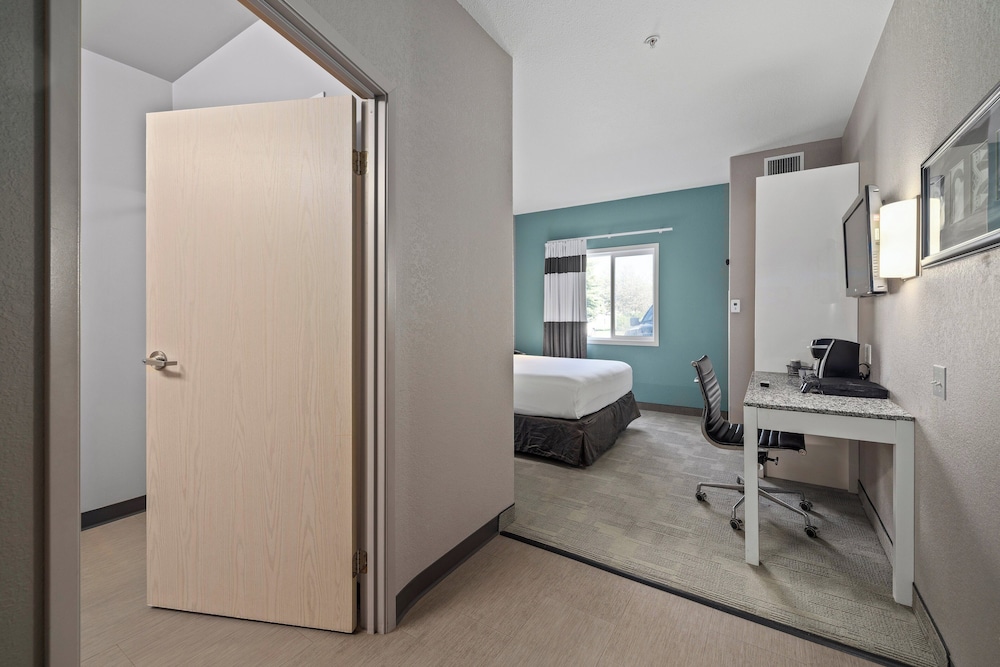HOME INN EXPRESS MEDICINE HAT 68/72