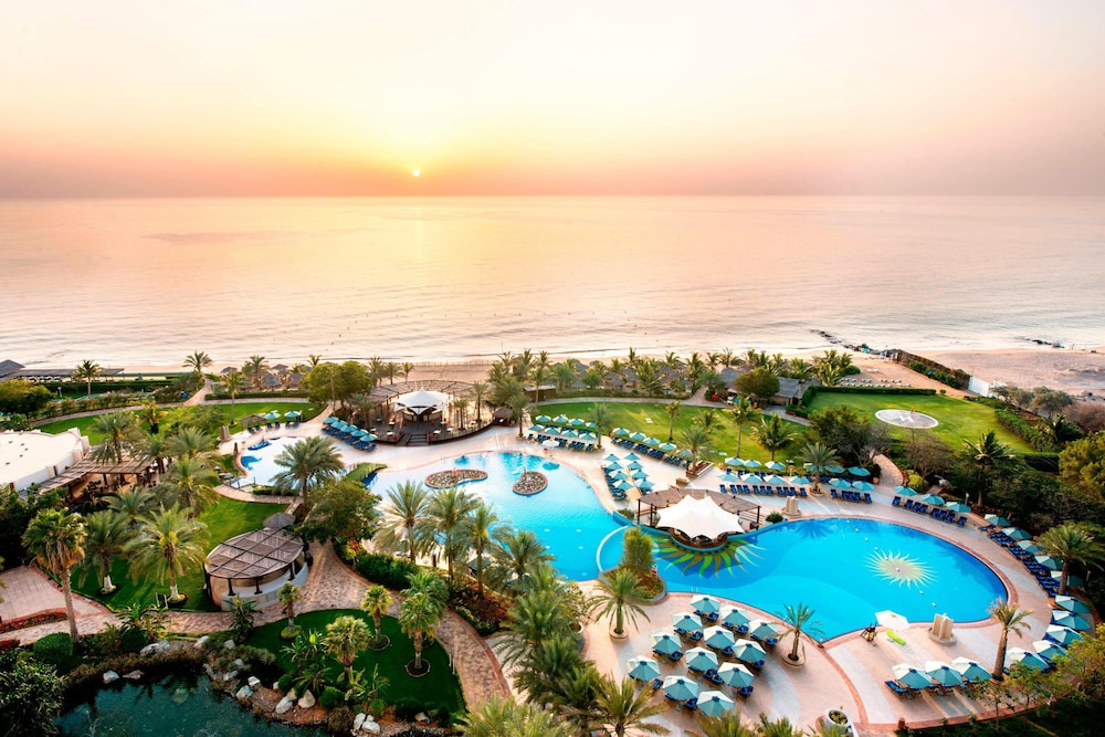 Le Meridien Al Aqah Beach Resort 42/65
