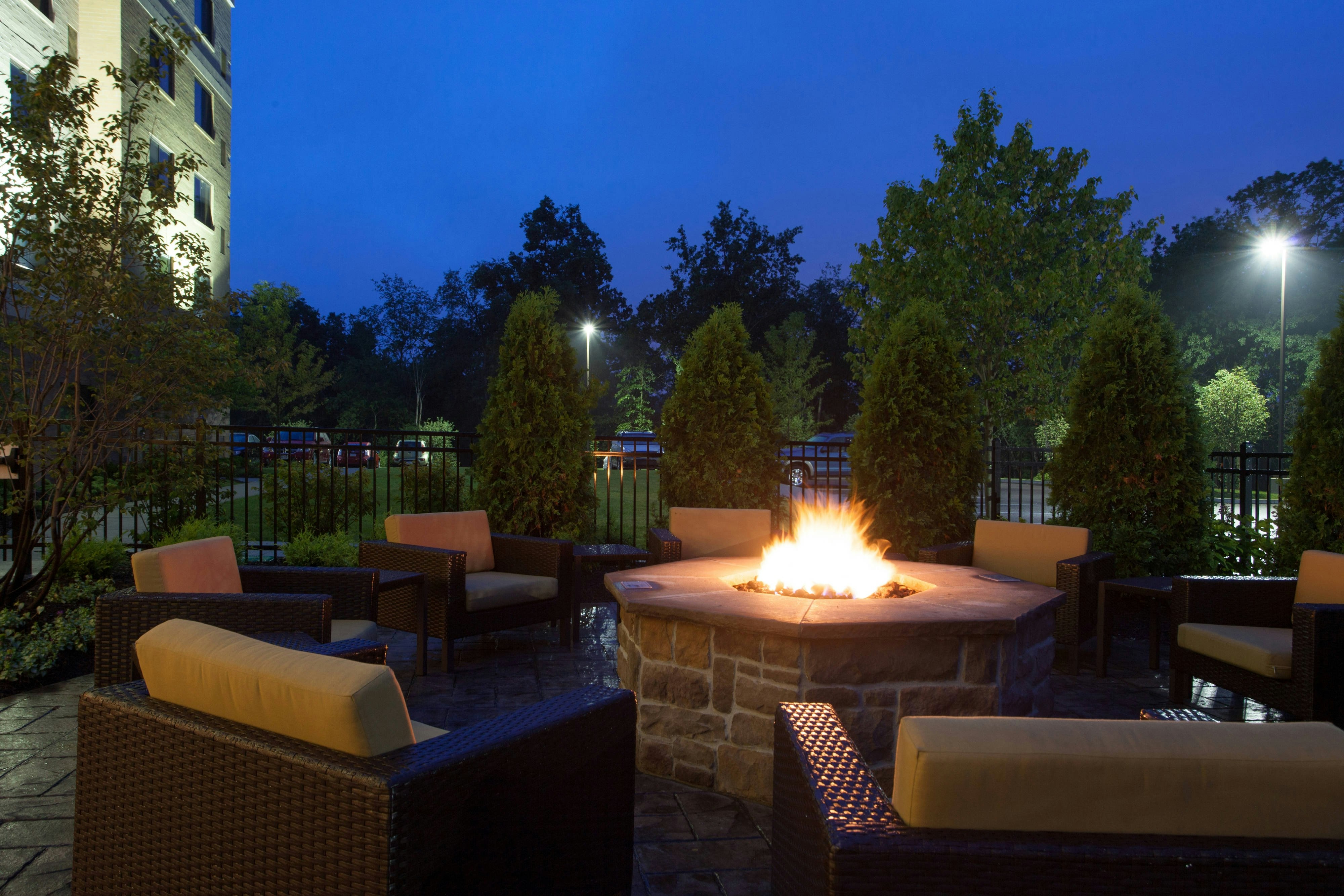 COURTYARD PITTSBURGH NORTH/CRANBERRY WOODS 9/13