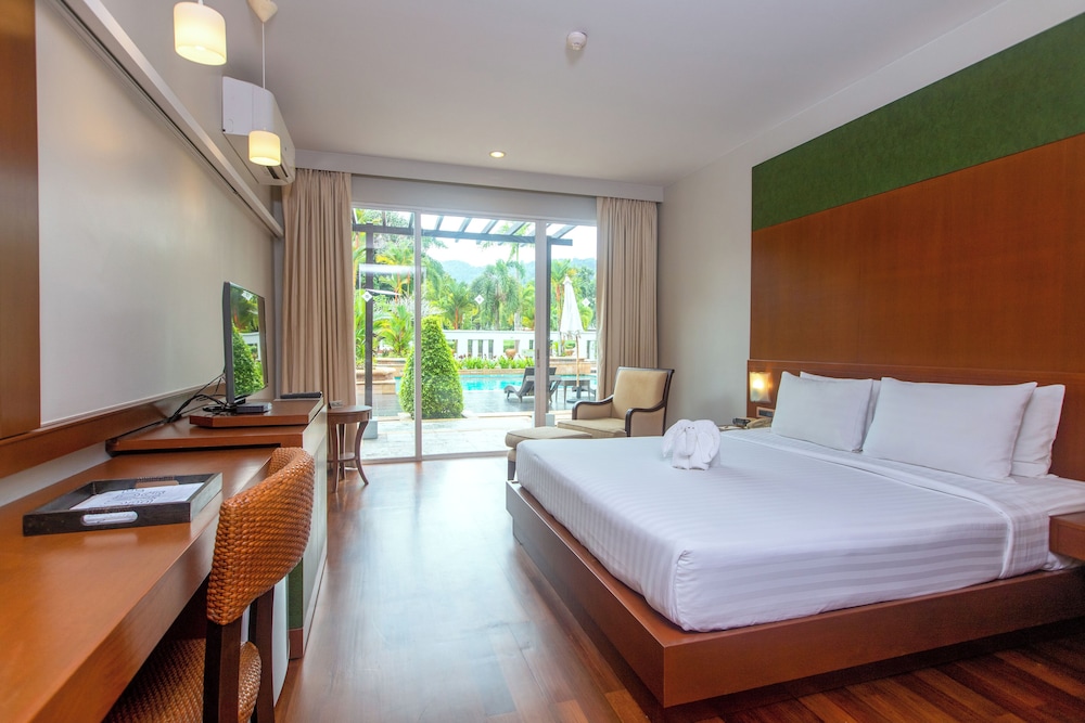Deluxe, Double Bed, Pool Access