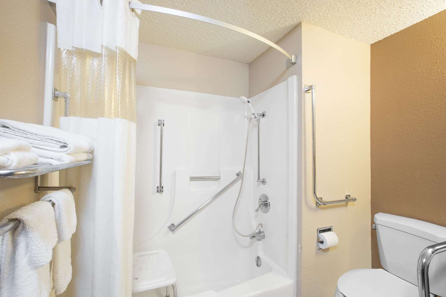 Super 8 by Wyndham Sioux City/Morningside Area 18/18