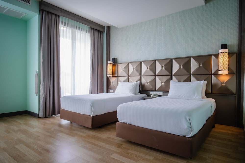 Addplus Hotel And Spa 10/27