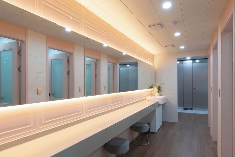 Brosis Hotel 30/47