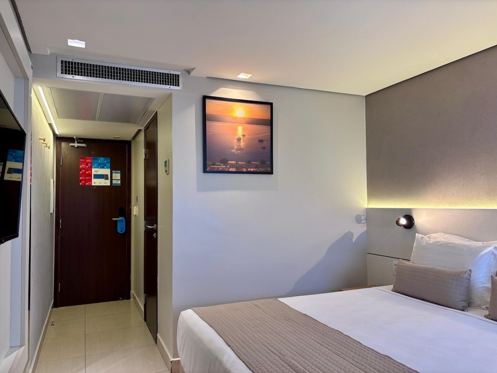 Manaira Hotel 24/56