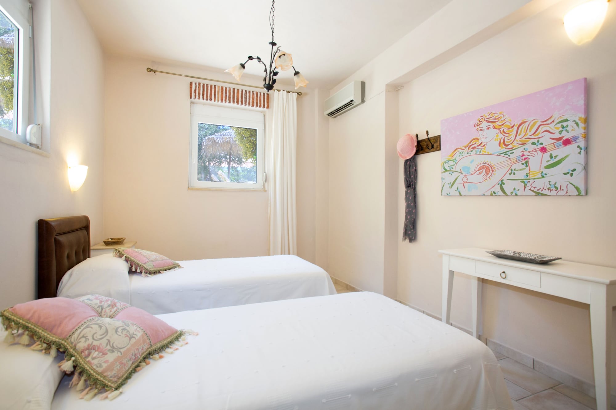 Deluxe, Villa, 2 Double and Twin Beds, Queen Bed