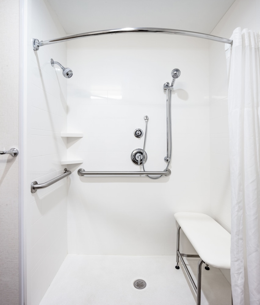 Hampton Inn Kansas City/Shawnee Mission 16/34