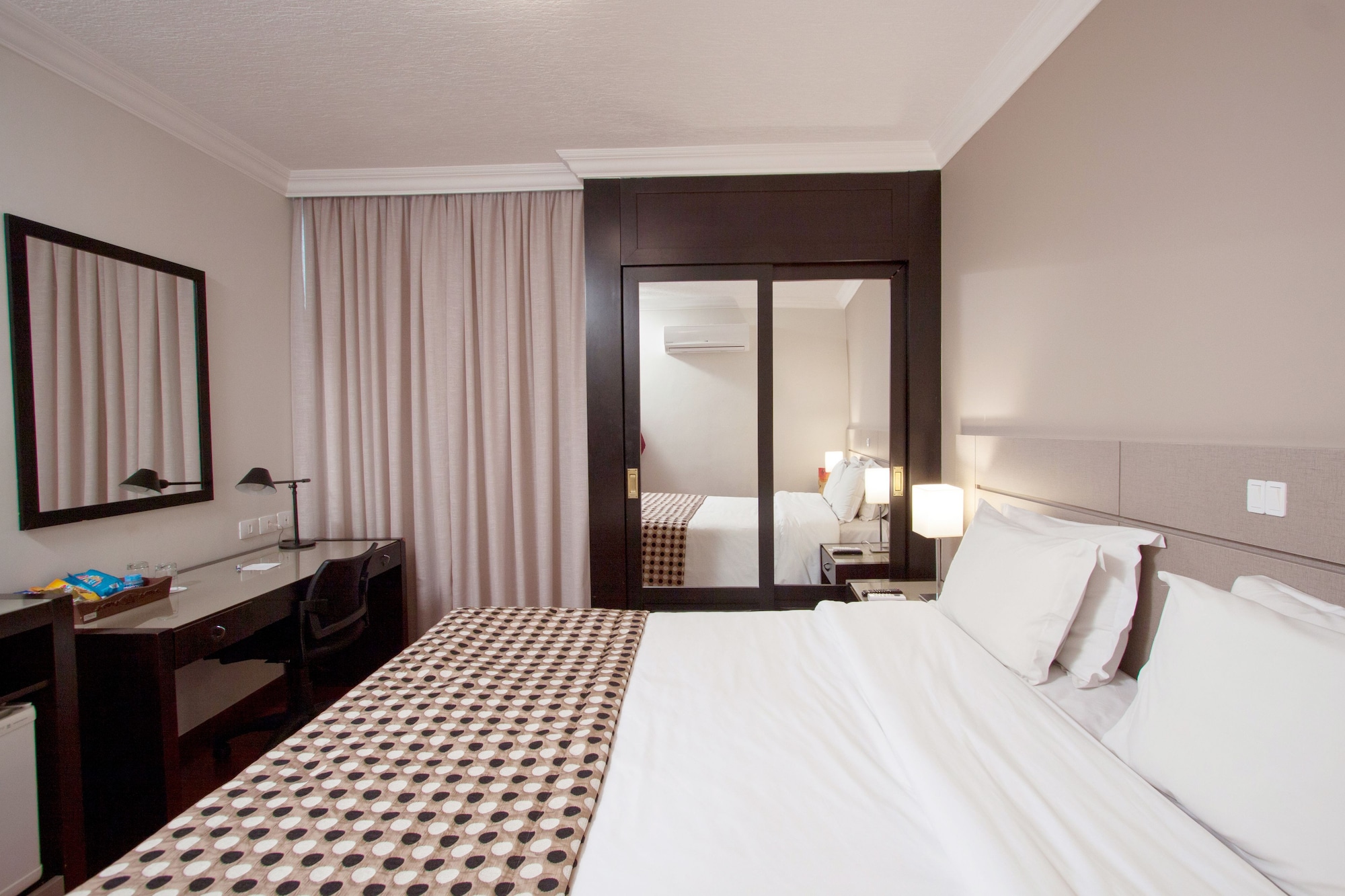 PREMIUM, TWIN BEDS
