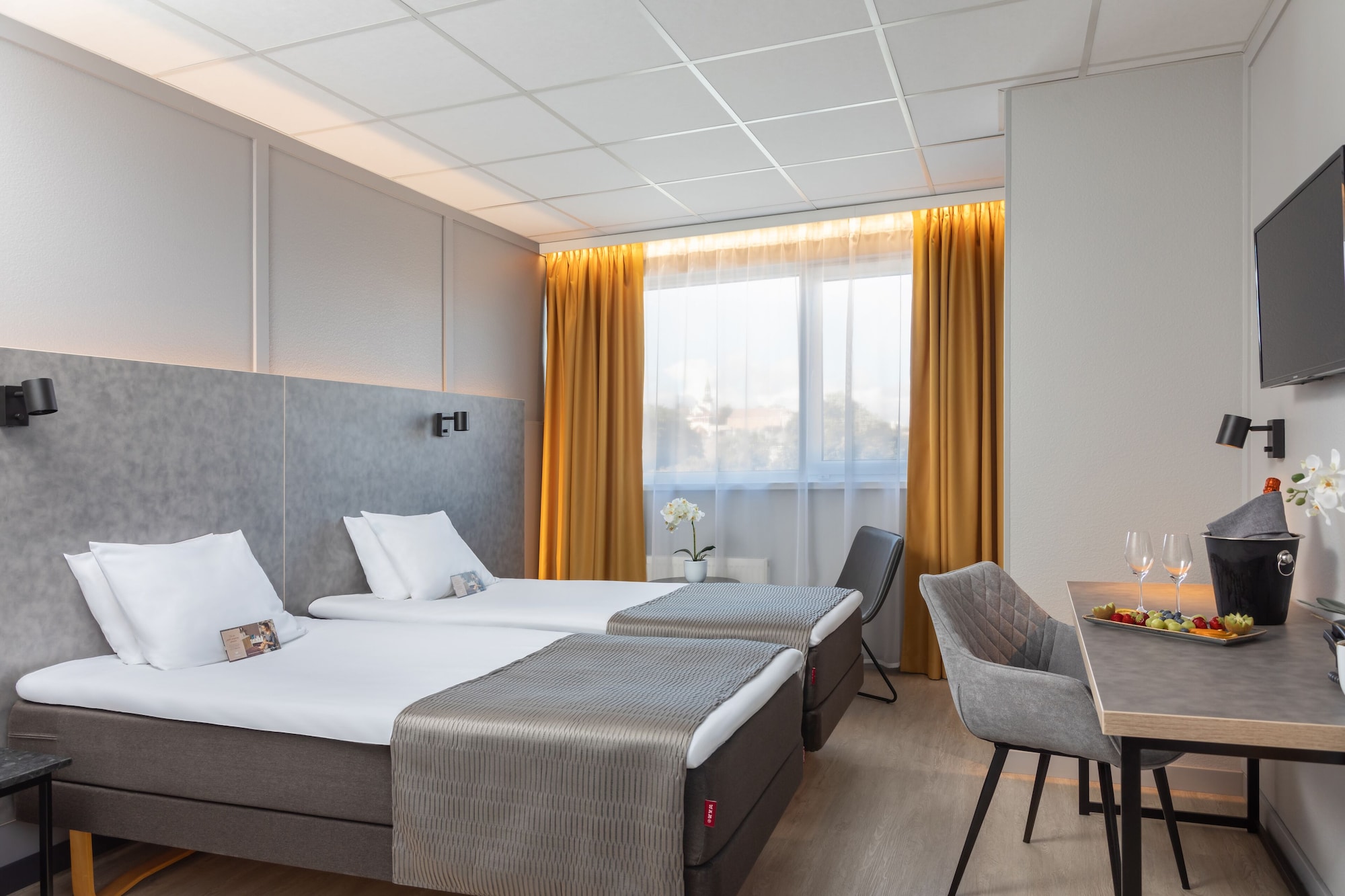 CLASSIC, DOUBLE OR TWIN BED