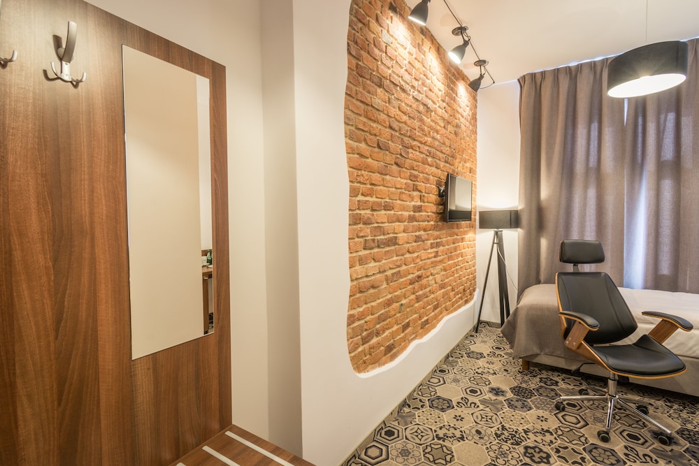 Hotel Lavender 35/67