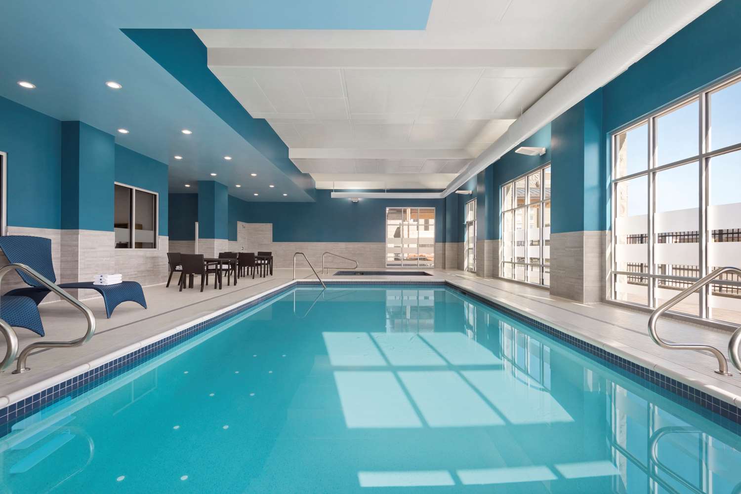 Hampton Inn & Suites by Hilton Kelowna Airport 6/21