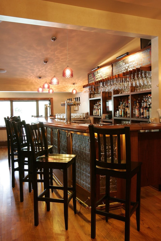 Springside Inn 30/44