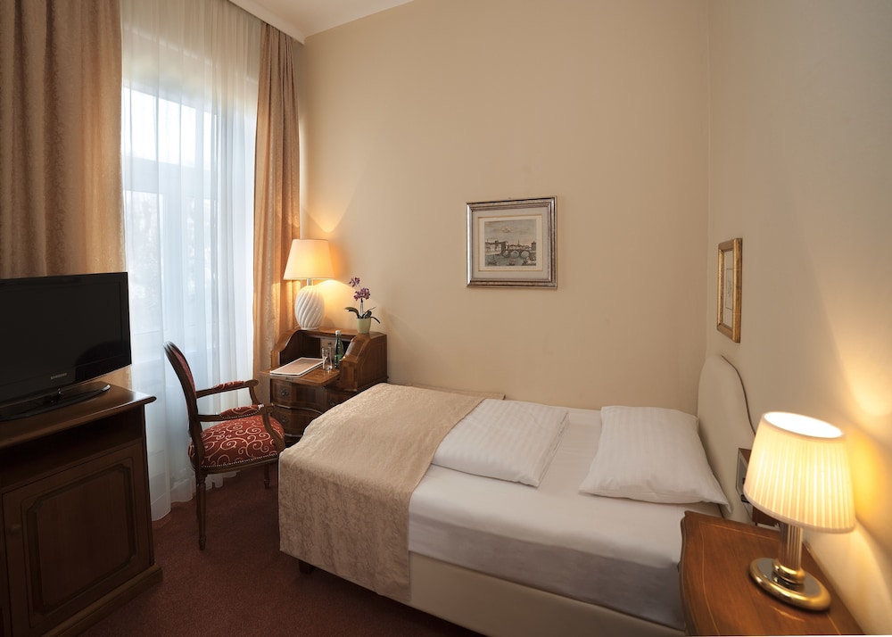 Hotel Vier Jahreszeiten 18/45