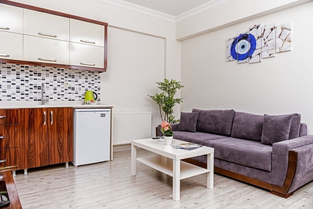 LUXURY, APARTMENT, DOUBLE BED, BATHTUB, SMOKING