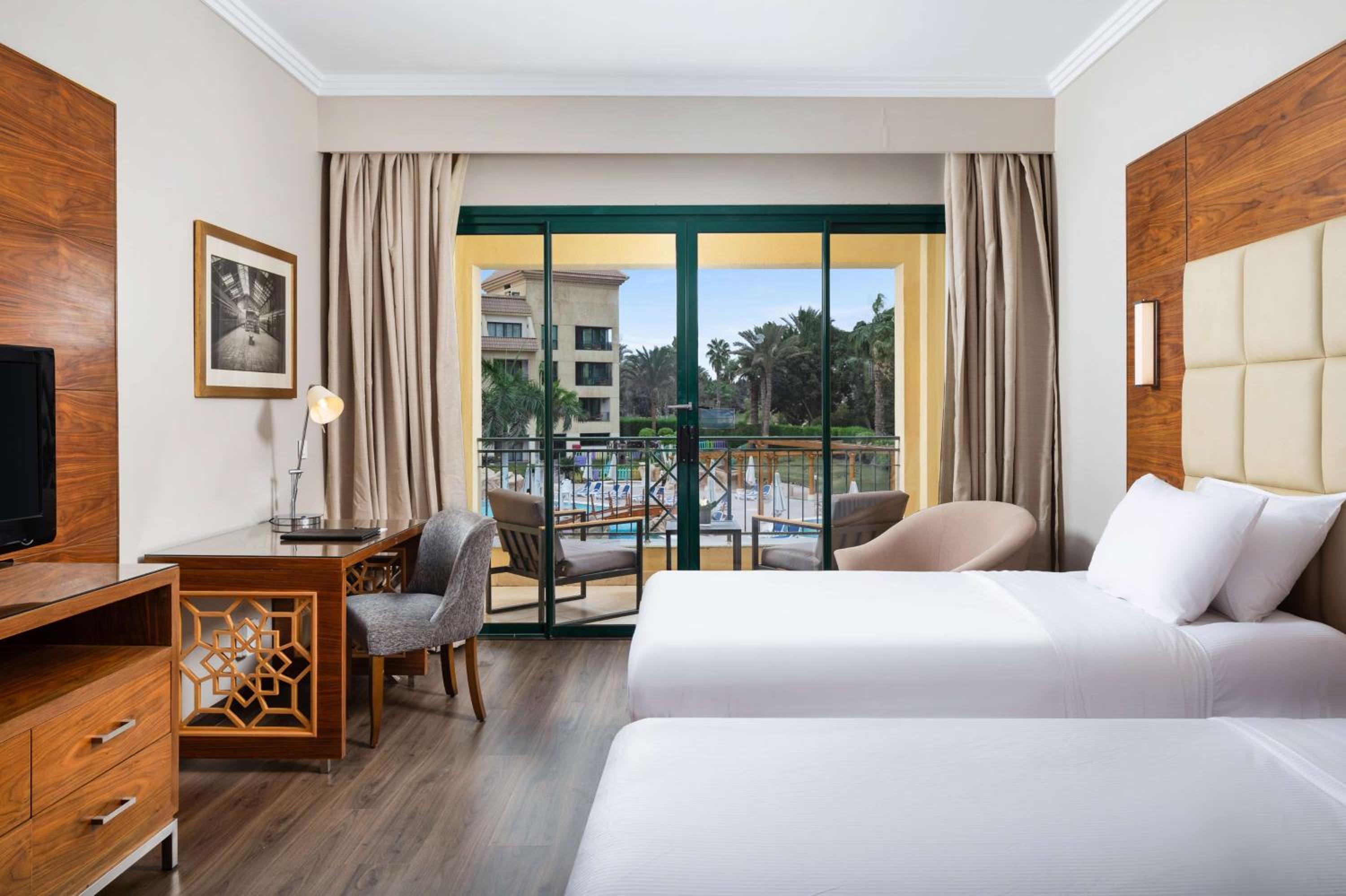 Pool, Superior, Twin Beds، Hilton Pyramids Golf Resort 5/14