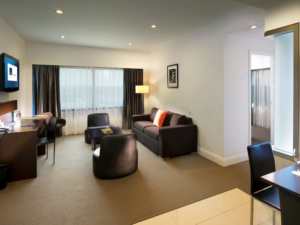 NOVOTEL BRISBANE AIRPORT 32/50