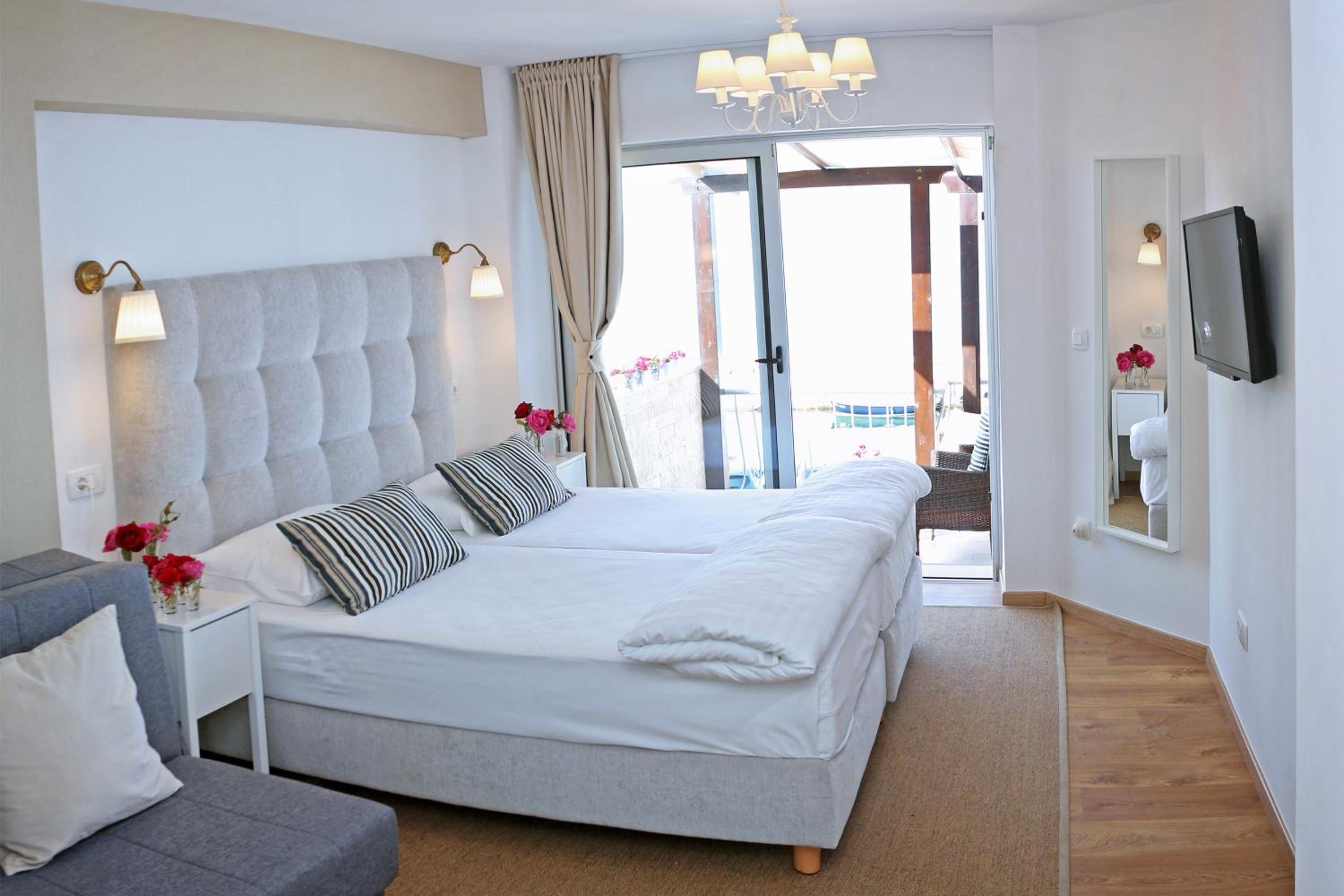 Superior, Triple, Sea View